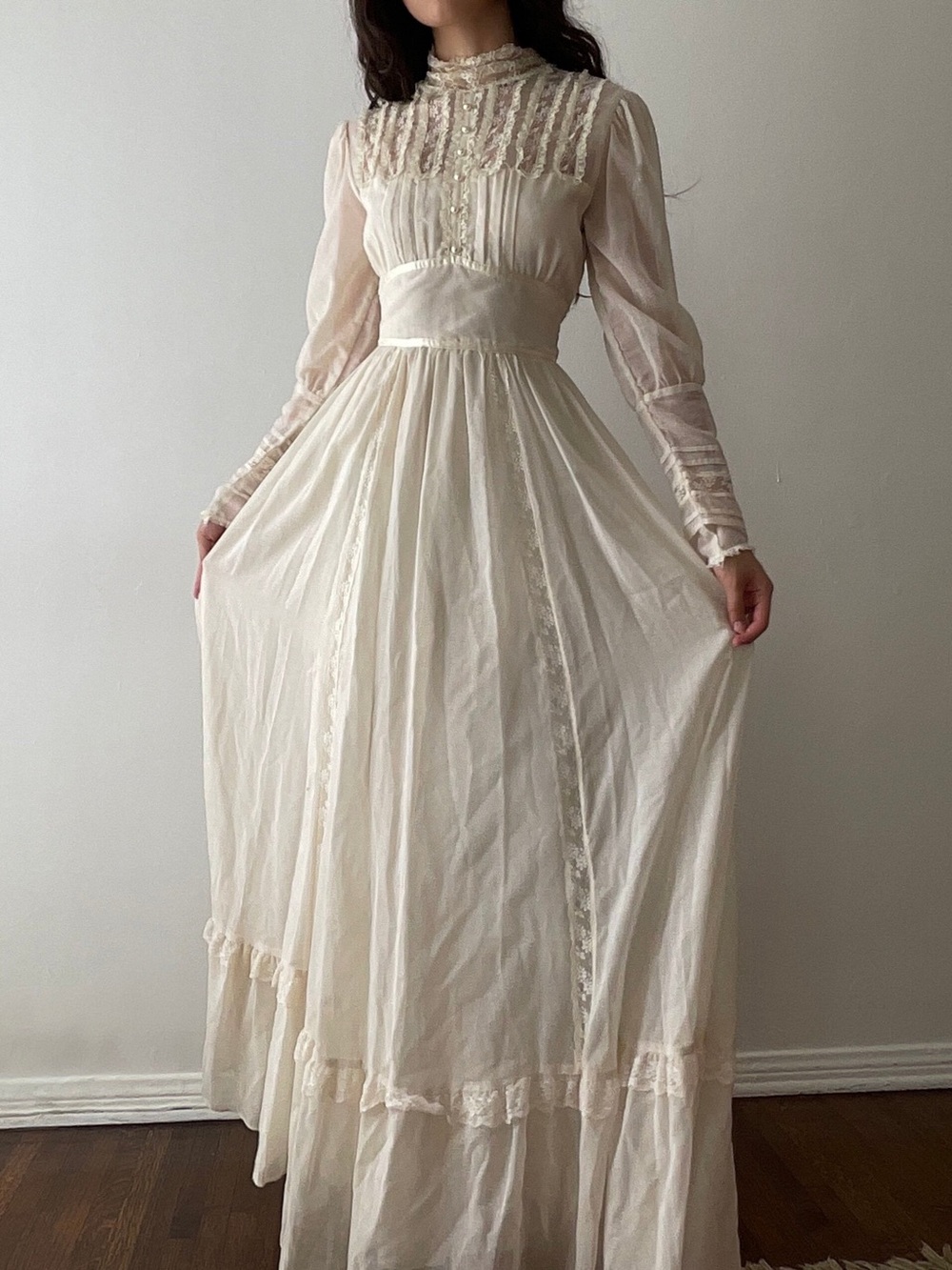 GUNNE SAX • 1970s ETHEREAL TRUE VINTAGE COTTON LACE PRAIRIE SUMMER WEDDING GOWN - Picture 2 of 11